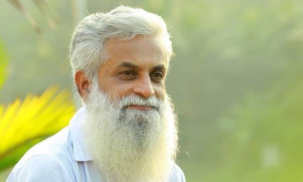 'എന്റെ ജീവിതം എന്റെ അമ്മയ്ക്ക് വേണ്ടിയുള്ളതാണ്, അമ്മ ഇട്ടിരുന്ന കരിമ്പനടിച്ച അടിപ്പാവാടകളെ ഞാന്‍ കണ്ടിട്ടൊള്ളു'; പൊട്ടിക്കരഞ്ഞ് രജിത് 