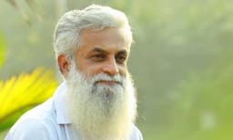 'എന്റെ ജീവിതം എന്റെ അമ്മയ്ക്ക് വേണ്ടിയുള്ളതാണ്, അമ്മ ഇട്ടിരുന്ന കരിമ്പനടിച്ച അടിപ്പാവാടകളെ ഞാന്‍ കണ്ടിട്ടൊള്ളു'; പൊട്ടിക്കരഞ്ഞ് രജിത് 