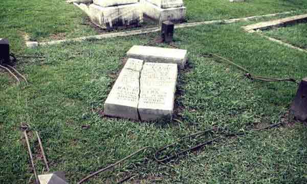 ഈ കല്ലറ ചങ്ങലകൊണ്ട് ബന്ധിച്ചിരുന്നു, ചങ്ങലയൊന്ന് പൊട്ടിയാല്‍...; ഞെട്ടിക്കുന്ന ആ സംഭവം ഇങ്ങനെ