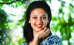 റിലേഷന്‍ഷിപ്പില്‍ വിശ്വാസവും ആത്മാര്‍ത്ഥതയും എനിക്ക് നിര്‍ബന്ധമാണ്- ആക്ഷന്‍  ഹീറോയിന്‍ നീത പിള്ള