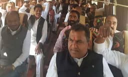 ബി.ജെ.പി. എം.എല്‍.എമാര്‍ ഹരിയാനയില്‍, കോണ്‍ഗ്രസുകാര്‍ രാജസ്ഥാനില്‍; തകര്‍ച്ചയുടെ വക്കില്‍ നിന്നും കടമ്പ കടക്കുമോ കമല്‍നാഥ് ? 