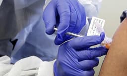 കൊറോണ; മരണസംഖ്യ ഉയരുന്നു; അമേരിക്കയില്‍ മരുന്ന് പരീക്ഷണം ആരംഭിച്ചു