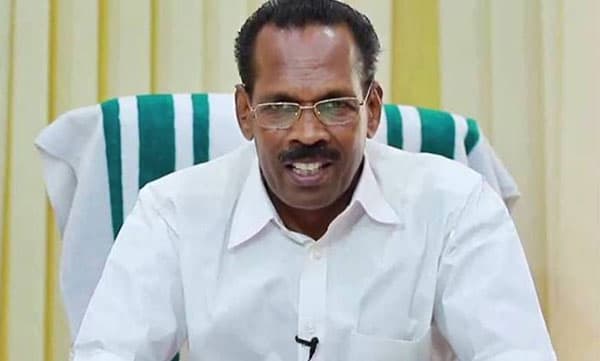 ബിവറേജസ് ഔട്ടലെറ്റുകള്‍ പൂട്ടേണ്ട സാഹചര്യമില്ല ; തിരക്ക് കുറക്കാനുള്ള ക്രമീകരണങ്ങള്‍ ചെയ്യും : മന്ത്രി 