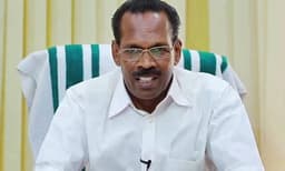 ബിവറേജസ് ഔട്ടലെറ്റുകള്‍ പൂട്ടേണ്ട സാഹചര്യമില്ല ; തിരക്ക് കുറക്കാനുള്ള ക്രമീകരണങ്ങള്‍ ചെയ്യും : മന്ത്രി 