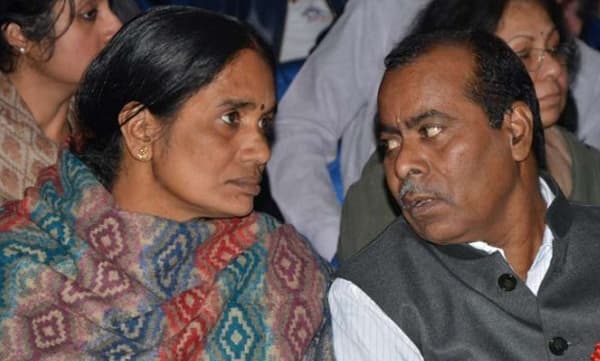 നിര്‍ഭയ അനീതിക്കെതിരെ എന്നും ശബ്ദമുയര്‍ത്തിയവള്‍, ഡോക്ടറാകാന്‍ മോഹിച്ചവള്‍: മനോവിഷമങ്ങള്‍ പങ്കുവച്ച് മാതാപിതാക്കള്‍