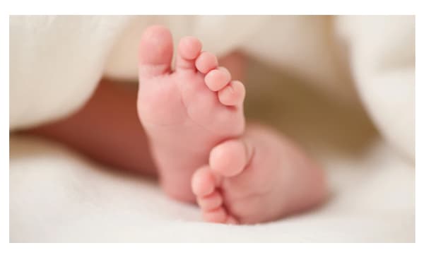 സിനിമാ മാതൃകയില്‍ യൂട്യൂബ് നോക്കി പ്രസവമെടുത്തു; യുവതി ഗുരുതരാവസ്ഥയില്‍; കാമുകന്‍ പോലീസ് പിടിയില്‍