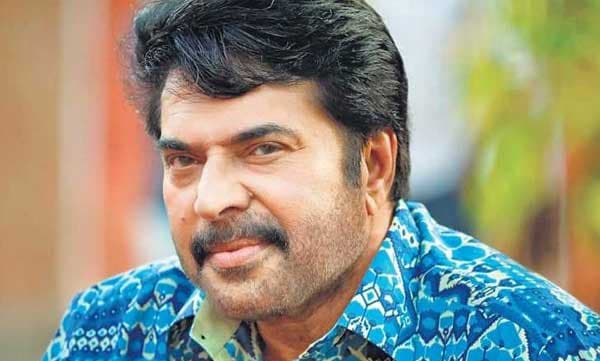 'എല്ലാവിധ സുഖസൗകര്യങ്ങളോടെയും ജീവിക്കുന്ന മമ്മൂട്ടിയ്ക്ക് പാവപ്പെട്ടവന്റെ നൊമ്പരങ്ങള്‍ മനസ്സിലാകുന്നു എന്നത് ചെറിയ കാര്യമല്ല; വിരോധികളെ വരെ ആരാധകരാക്കുന്ന ജാലവിദ്യക്കാരന്‍'; കുറിപ്പ്
