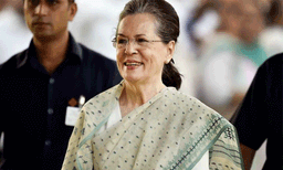 സാധാരണക്കാര്‍ക്ക് കൂടുതല്‍ ദുരിതം; ക്ഷേമപെന്‍ഷനുകള്‍ അനുവദിക്കണമെന്ന് സോണിയ ഗാന്ധി 