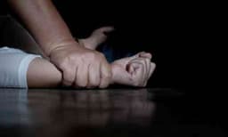 പീഡനശ്രമം: യുവാവിന്റെ നാവ് കടിച്ചുമുറിച്ച് വയോധിക, നിലവിളിയും കരച്ചിലും