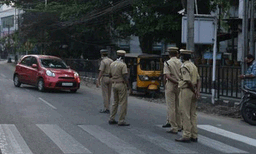 ലോക്ക് ഡൗണിന്റെ മറവില്‍ ചിലയിടത്ത് പോലീസ് അഴിഞ്ഞാട്ടം; കേട്ടാലറയ്ക്കുന്ന അസഭ്യവും മര്‍ദ്ദനമുറകളുമായി ഒരു വിഭാഗം