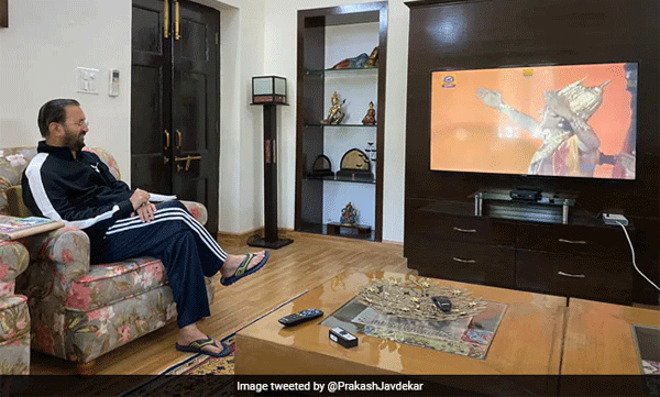 പ്രധാനമന്ത്രിക്ക് നന്ദി പറഞ്ഞ് രാമായണം കാണുന്ന ചിത്രം ഷെയര്‍ ചെയ്യൂ; ആഹ്വാനവുമായി പ്രസാര്‍ ഭാരതി