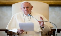 
ഈസ്റ്റര്‍ ദിനം മറ്റൊരു ദിവസത്തേക്ക് മാറ്റാനാവില്ല; വിശ്വാസികളുടെ പങ്കാളിത്തമില്ലാതെ നടത്തണം; വത്തിക്കാന്‍