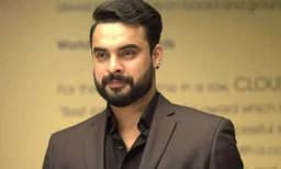 കൊറോണയെ തുരത്താന്‍ സര്‍ക്കാരി​ന്റെ സന്നദ്ധ സേനയില്‍ ചേര്‍ന്ന് ടൊവിനോ 