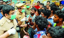 അതിഥി തൊഴിലാളികള്‍ക്ക് ആരു ഭക്ഷണം നല്‍കും? പ്രശ്‌നങ്ങള്‍ വഷളാക്കിയത് ഈ തര്‍ക്കം ; കരാറുകാരനോ കെട്ടിടം ഉടമയോ നല്‍കണമെന്ന് പഞ്ചായത്ത്