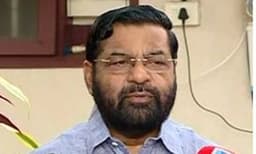 ജുമാ നമസ്‌ക്കാരം മുതല്‍ അസീസ് പിടിഎ യോഗം വരെ പോയി ; അടുത്ത് ഇടപഴകിയവര്‍  ക്വാറന്റൈനില്‍ സ്വമേധയാ പോകണമെന്ന് മന്ത്രി കടകംപള്ളി സുരേന്ദ്രന്‍