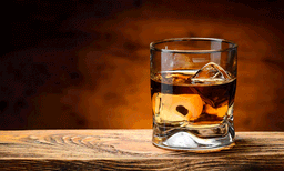 പരമാവധി മൂന്ന് ലിറ്റര്‍, അതും റമ്മും ബ്രാന്‍ഡിയും മാത്രം: വീടുകളില്‍ മദ്യം വിതരണം ചെയ്യുന്നതിന് 100 രൂപ സര്‍വീസ് ചാര്‍ജും!