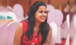 മിക്ക ദിവസങ്ങളിലും അശ്ശീല സന്ദേശങ്ങള്‍ കണ്ടാണ് ഉണരുന്നത്, വീട്ടുകാരെയും വെറുതെ വിടില്ല...: സാധിക പറയുന്നു