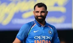 വീടിന് മുന്നില്‍ കുഴഞ്ഞ് വീണ് അതിഥി തൊഴിലാളികള്‍, സിസി ടിവിയില്‍ കണ്ട് സഹായവുമായി ഷമി