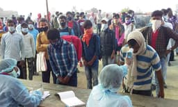 ഒരു ബാര്‍സോപ്പും ബക്കറ്റും, കുടിവെളളം ശേഖരിക്കുന്നതും ശൗചാലയത്തില്‍ കൊണ്ടുപോകുന്നതും ഒരു പാത്രം ; ദളിത് വിഭാഗങ്ങളോട് അയിത്തം, ഭക്ഷണം നല്‍കില്ല ; ബീഹാറിലും യുപിയിലും ക്വാറന്റൈന്‍ കേന്ദ്രത്തിലെ കാഴ്ചകള്‍