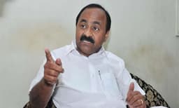 ക്വിക്ക് ഡോക്ടര്‍ കമ്പനി സ്പ്രിംക്ലറിന്റെ ബിനാമിയോ? ഓട്ടോഡ്രൈവറും ലോഡ്ജ് നടത്തിപ്പുകാരനും ഡയറക്ടര്‍മാര്‍: ഡാറ്റ വിവാദത്തില്‍ പുതിയ വെളിപ്പെടുത്തലുമായി വി.ഡി സതീശന്‍