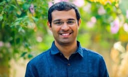 പോളണ്ടിനെപ്പറ്റിയും സ്പ്രിംഗ്ലറിനെ പറ്റിയും ഒരക്ഷരം മിണ്ടരും, മുഖ്യമന്ത്രിയെ പരിഹസിച്ച് റോജി ജോണ്‍