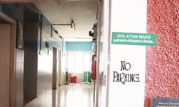 രോഗം ബാധിച്ച് 42 ദിവസം കഴിഞ്ഞിട്ടും സാമ്പിള്‍ഫലം പോസിറ്റീവ് ; പത്തനംതിട്ടയില്‍ 62 കാരി രോഗം ഭേദമാകാതെ ആശുപത്രിയില്‍ തുടരുന്നു ; ഒപ്പം രോഗം ബാധിച്ച മകള്‍ എല്ലാം ഭേദമായി വീട്ടിലേക്ക് മടങ്ങി