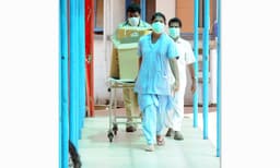 കാസര്‍ഗോട്ട് കോവിഡ്ബാധിതരെ വിളിച്ചത് ബംഗലൂരുവിലെ ഐ കോന്റല്‍ ; ഫോണ്‍നമ്പര്‍ എങ്ങിനെ കിട്ടിയെന്ന് അജ്ഞാതം ; മുഖ്യമന്ത്രിക്ക് പരാതിയുമായി രോഗികള്‍