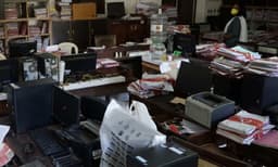 സര്‍ക്കാര്‍ ഉദ്യോഗസ്ഥരുടെ ശമ്പളം പിടിക്കും ; ഓര്‍ഡിനന്‍സിന് മന്ത്രിസഭയുടെ അംഗീകാരം ; നടപടി ദുരന്ത നിവാരണ നിയമപ്രകാരം 