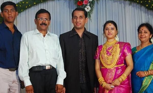 വിവാഹ ചിത്രങ്ങള്‍ പങ്കുവെച്ച് ഉപ്പും മുളകിലെ കനകം : ഏറ്റെടുത്ത് ആരാധകര്‍