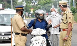 ലോക്ക്ഡൗണ്‍ ലംഘനം: സംസ്ഥാനത്ത് ഇന്ന് 4,435 കേസുകള്‍ രജിസ്റ്റര്‍ ചെയ്തു