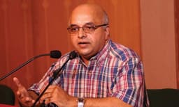 നിയന്ത്രണങ്ങള്‍ കേന്ദ്ര നിര്‍ദേശ പ്രകാരം :മെയ് നാലിനു ശേഷം പൊതു ഗതാഗതം പുന:സ്ഥാപിക്കില്ലെന്നും ചീഫ് സെക്രട്ടറി