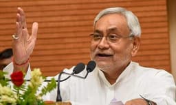 കുടിയേറ്റ തൊഴിലാളികള്‍ക്ക് ആയിരം രൂപ വീതം ധനസഹായം നല്‍കി ബീഹാര്‍ സര്‍ക്കാര്‍