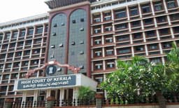 

ശമ്പളം പിടിക്കാനുള്ള ഓർഡിനൻസ് നിയമസാധുതയുള്ളത്, ഇടക്കാല വിധി പുറപ്പെടുവിക്കരുതെന്നും സർക്കാർ