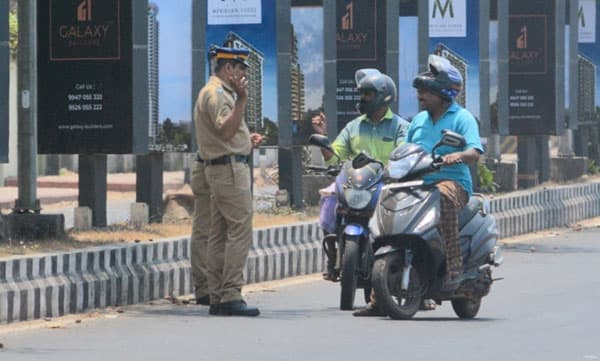 ലോക്ക്ഡൗണ്‍ : ജില്ല വിട്ട് യാത്ര ചെയ്യാനുള്ള പാസ് ഇനി ഓണ്‍ലൈന്‍ വഴി