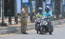 ലോക്ക്ഡൗണ്‍ : ജില്ല വിട്ട് യാത്ര ചെയ്യാനുള്ള പാസ് ഇനി ഓണ്‍ലൈന്‍ വഴി