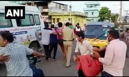 വിശാഖപട്ടണത്തെ വിഷവാതകം ചോര്‍ച്ച ; മരണം എട്ടായി, ആള്‍ക്കാര്‍ വഴിയില്‍ ബോധം കെട്ടു വീണു ; 50 പേരുടെ നില ഗുരുതരം