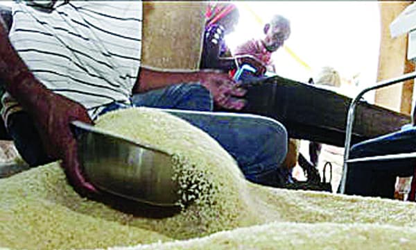അഞ്ചുകിലേ സൗജന്യ അരിക്കൊപ്പം വിതരണം ചെയ്യേണ്ടിയിരുന്ന ഒരു കിലോ കടല നല്‍കിയില്ല ; റേഷന്‍കടകള്‍ ഒഴുക്കിയത് കരിഞ്ചന്തയിലേക്ക്