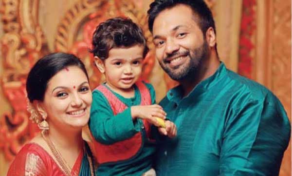 കുഞ്ഞിനെ നോക്കേണ്ട സമയത്ത് ജിമ്മില്‍ പോയി ശരീരഭാരം കുറയ്ക്കാനും സ്ലിം ബ്യൂട്ടി ആവാനും നോക്കിയാല്‍ തന്റെ കുഞ്ഞ് പട്ടിണി ആവും, വിമര്‍ശകരുടെ വായടപ്പിച്ച് ശരണ്യ