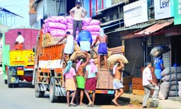 രണ്ടുമാസത്തെ കോടികളുടെ നഷ്ടം നികത്താന്‍ സാധാരണക്കാരുടെ തോളില്‍ വെയ്ക്കും ; കോവിഡ് ഭീഷണിക്ക് പിന്നാലെ കാത്തിരിക്കന്നത് വന്‍ വിലക്കയറ്റം