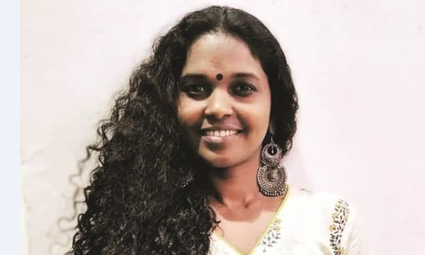 കോവിഡ്കാലത്ത് ഫോണ്‍ വിളിക്കുമ്പോള്‍ മറുതലയ്ക്കല്‍ കേള്‍ക്കുന്ന 30 സെക്കന്‍ഡ് കോവിഡ് ബോധവല്‍ക്കരണം ; ഭാരതസര്‍ക്കാരിന് വേണ്ടി ഡല്‍ഹിയില്‍ നിന്നുള്ള ഈ ശബ്ദം നമ്മുടെ സ്വന്തം പാലാക്കാരിയുടേത്   