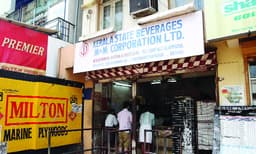 മദ്യത്തിന് വില കുത്തനെ കൂടും ; കൂടിയതിന് 35 ശതമാനവും കുറഞ്ഞതിന് 10 ശതമാനവും കൂടും; വിര്‍ച്വല്‍ ക്യുവിനും ബാറുകള്‍ വഴി പാഴ്സലിനും അനുമതി