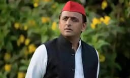 Centre is again making false promises to 133 crore Indians: Akhilesh Yadav 