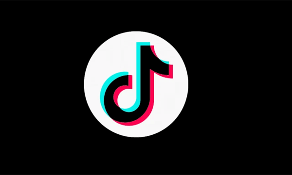 ടിക്‌ടോകില്‍ വീഡിയോ ചിത്രീകരിക്കാന്‍ തീവണ്ടിക്ക് മുകളില്‍ കയറി; വൈദ്യുതാഘാതമേറ്റ യുവാവ് തെറിച്ചുവീണു
