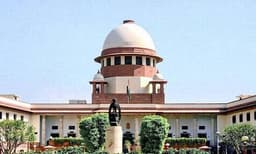 മദ്യവില്‍പ്പ സ്‌റ്റേ ചെയ്ത മദ്രാസ് ഹൈക്കോടതി ഉത്തരവ് റദ്ദാക്കി; മദ്യത്തിന്റെ ഓണ്‍ലൈന്‍ വില്‍പ്പന പരിഗണിക്കാമെന്ന് സുപ്രീം കോടതി