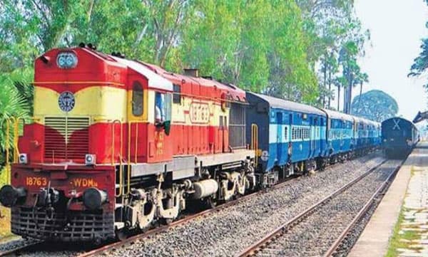 മുംബൈയില്‍ നിന്നും കേരളത്തിലേക്കുള്ള ശ്രമിക് ട്രെയിന്‍ അവസാന നിമിഷം റദ്ദാക്കി