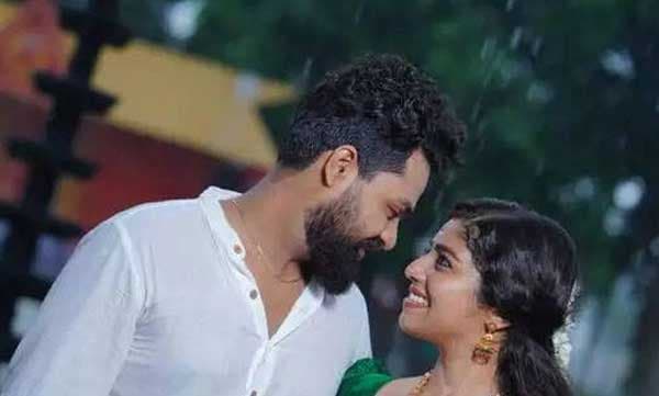 ലോക്ക് ഡൗണില്‍ സീരിയല്‍ നടി അമലാ ഗിരീശന് വിവാഹം, ചിത്രം പങ്കുവെച്ച് വിവാഹ വാര്‍ത്ത അറിയിച്ചത് നടി തന്നെ