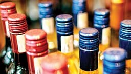 ബെവ്ക്യൂ ഉച്ചയോടെ പ്‌ളേസ്‌റ്റോറില്‍, ഒരാള്‍ക്ക് പരമാവധി മൂന്ന് ലിറ്റര്‍ വരെ ; നാലു ദിവസത്തെ ഇടവേള, 30 ലക്ഷം പേര്‍ക്ക് വരെ ടോക്കണ്‍  