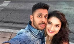 പരാജയപ്പെട്ട താരങ്ങളുടെ ഇന്ത്യൻ ഇലവനിൽ തിവാരിയും ; പൊട്ടിത്തെറിച്ച് ഭാര്യ