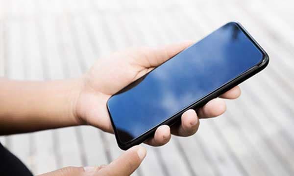 ഓണ്‍ലൈന്‍ റിലീസിന് മുഖം തിരിച്ച് മലയാള സിനിമാ നിര്‍മാതാക്കള്‍; അനുകൂലിച്ചത് മൂന്നുപേര്‍ മാത്രം