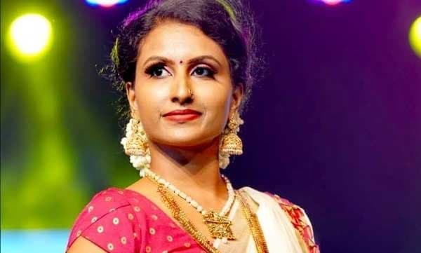 പെണ്ണ് എന്ത് എഴുതിയാലും ലൈക്ക് കിട്ടുമെന്ന് പറയുന്നത് പോലെ തന്നെ അവളെ അപമാനിക്കുവാനും വെര്‍ബല്‍ റേപ്പ് വരെ ചെയ്യുന്നവര്‍ ഓണ്‌ലൈനിലും ഉണ്ട്; ഷിനു ശ്യാമളന്‍ പറയുന്നു